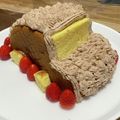 まめ郎's cooksnap of when they made 誕生日。車のケーキ。.