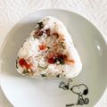 スーパーリンクス's cooksnap of when they made 頬張って♡ウメ大葉ちりめんおにぎり.