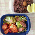 violets's cooksnap of when they made ★白菜とウインナーのウェイパー炒め★.