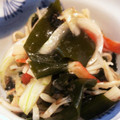 すーころん's cooksnap of when they made 新玉ねぎとわかめのおかか和え.
