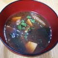 aki☆smile's cooksnap of when they made 豆腐とわかめと油揚げの味噌汁.