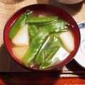 cococo710's cooksnap of when they made ＊早春＊さやえんどうと新じゃがの味噌汁.