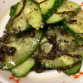 TSUKURUBE's cooksnap of when they made 塩昆布とたたき胡瓜のごま和え.