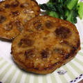 Rillybrown's cooksnap of when they made 豆腐入でかさ増し！蓮根のはさみ焼き.