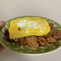 ユズハ★'s cooksnap of when they made 余った焼きそばでチーズオムソバ☆.