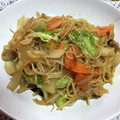 chi−ちゃん's cooksnap of when they made 絶対はまる。カレー焼きそば.