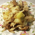 大魔女's cooksnap of when they made ポテトと舞茸のにんにく炒め.