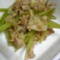 まるこけこっこ's cooksnap of when they made うどと豚バラの塩胡椒炒め☆.