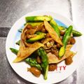 まいちゃと's cooksnap of when they made なめことアスパラのバター醤油炒め.