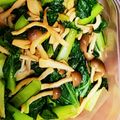 shelly616's cooksnap of when they made 小松菜としめじのマヨ炒め.