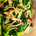 shelly616's cooksnap of when they made 小松菜としめじのマヨ炒め.