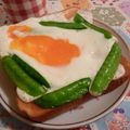 rie-tin's cooksnap of when they made 絹さやしゃきしゃき♪エッグトースト.