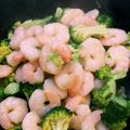 nobico's cooksnap of when they made エビとブロッコリーのにんにく塩炒め.