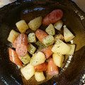 yobibaa's cooksnap of when they made じゃがいもとウインナーのコンソメ炒め.