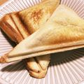 bonandsora's cooksnap of when they made ホットサンドメーカーでカレーリメイク.