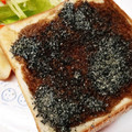 お魚キッチン's cooksnap of when they made 黒蜜と黒ごまのトースト.