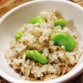 ちゃちゃまる26's cooksnap of when they made 梅こぶ茶でそら豆ごはん　干しえのき入り！.