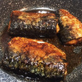 ケスケの嫁's cooksnap of when they made 夕食やお弁当に♪超簡単！さばの照り焼き！.