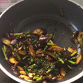 クックKQ8OSO☆'s cooksnap of when they made 春菊となすと舞茸の味噌炒め.