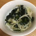 茶々くりこ。's cooksnap of when they made やみつき！新玉とわかめの中華風サラダ.