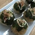 sarikiho's cooksnap of when they made 簡単キャラ弁☆たこ焼きおにぎり弁当.