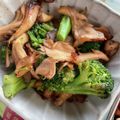 SARINGER's cooksnap of when they made 薬膳★舞茸とブロッコリーのバター醤油炒め.