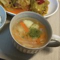 suzuyo_19's cooksnap of when they made 玉ねぎ じゃがいも 人参の 簡単スープ♪.