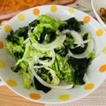 料理インコ's cooksnap of when they made 新玉ねぎとレタスの塩だれサラダ.