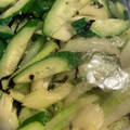 mint3mint3's cooksnap of when they made 簡単に♪セロリときゅうりの浅漬.