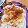 のりこったん's cooksnap of when they made ハニーチーズトースト黒胡椒がけ.