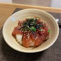 みみず◎'s cooksnap of when they made 簡単✨安い刺身が漬けるだけ鮪漬け丼✨.