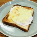 Asato★'s cooksnap of when they made 簡単☆目玉焼きチーズトースト.