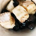 ぴゃるか's cooksnap of when they made 黒豆煮とカマンベールチーズの和物.