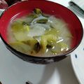 イナバウアーー's cooksnap of when they made 春キャベツと新玉ねぎのみそ汁.