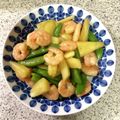 クックYR0YFN☆'s cooksnap of when they made 海老とスナップエンドウとじゃが芋ソテー.