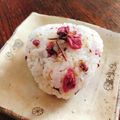 ちゃちゃまる26's cooksnap of when they made 桜のごまオイルおにぎり.