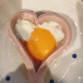 plum＊'s cooksnap of when they made 魚肉ソーセージで♡ハートの目玉焼き.