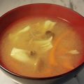 大魔女's cooksnap of when they made 玉ねぎ・ぶなしめじ・にんじんの味噌汁.