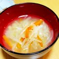 ねばねば星人's cooksnap of when they made 玉ねぎとにんじんのみそ汁.