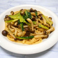 ＠迷子＠'s cooksnap of when they made 小松菜としめじのパスタ（バターだし醤油）.