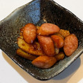 ajyuly's cooksnap of when they made 甘じょっぱいウインナーと笹かま炒め.