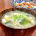 Superlittleboo's cooksnap of when they made 我が家の定番☆えのきのお味噌汁.