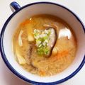 ありみりん♡'s cooksnap of when they made 椎茸と根菜味噌汁.