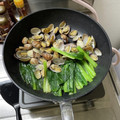 クックCT94V3☆'s cooksnap of when they made 簡単！あさりと小松菜のバター炒め.