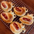 ぐりこ1789's cooksnap of when they made ワニのほうれん草入りウインナーパン.