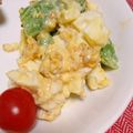 hitomi♪＊'s cooksnap of when they made スナップエンドウとゆで卵のゴマドレサラダ.
