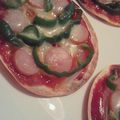beniii's cooksnap of when they made *餃子の皮de簡単ピザ*.