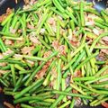 としゅ's cooksnap of when they made ツナ缶とベーコンで！にんにくの芽炒め♪.