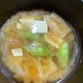 みにー2020's cooksnap of when they made お味噌汁に　新玉ねぎ　絹さやえんどう.