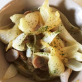 ゆっきい９'s cooksnap of when they made 新じゃがと新玉ねぎの蒸し焼き.